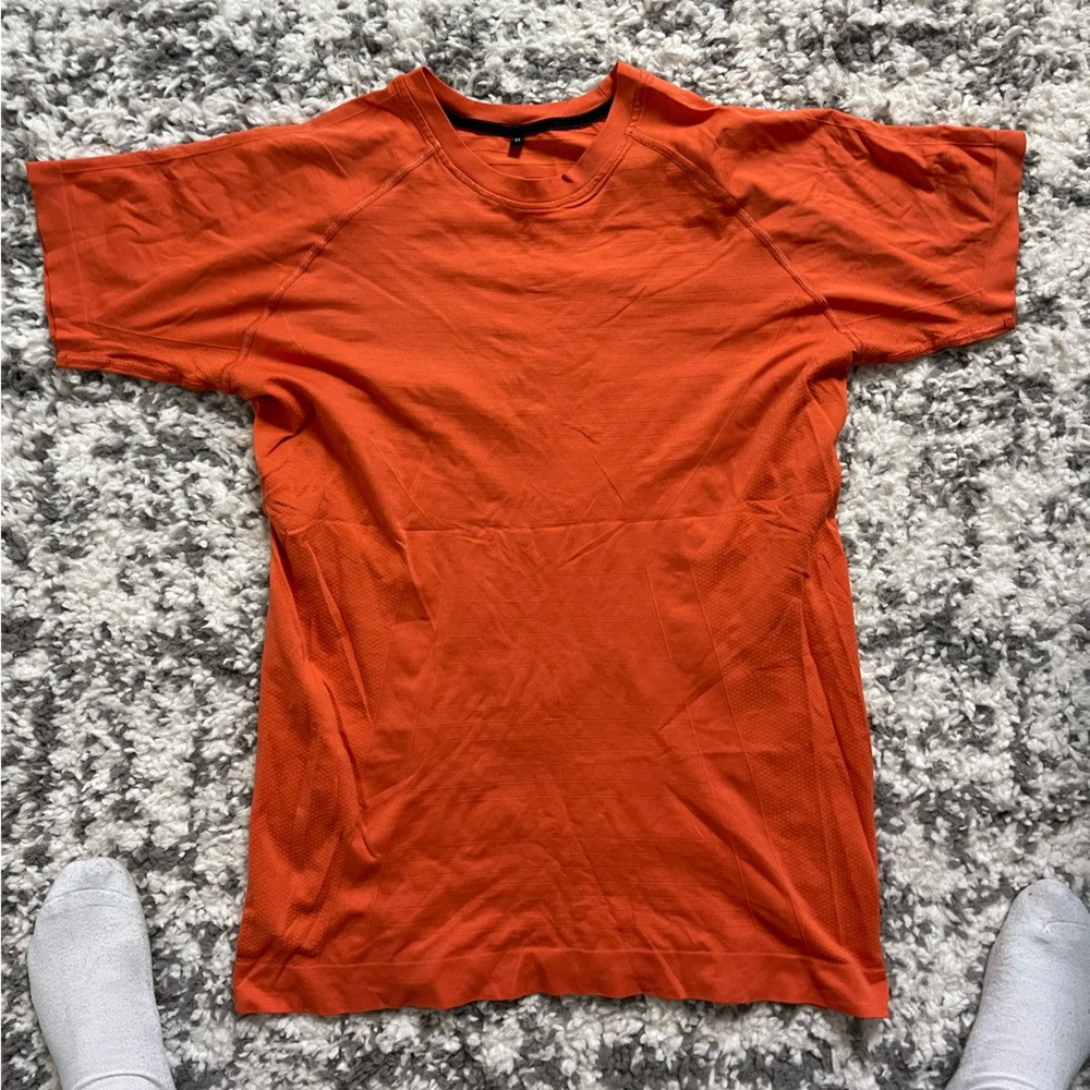 Alphalete tee shirt
